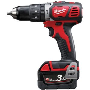 Milwaukee M18 BDD-302C Porakone-ruuvinväännin sis. akut ja laturin