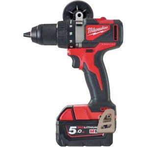 Milwaukee M18 BLDD2-502X Porakone-ruuvinväännin sis. 5,0 Ah:n akut ja laturin